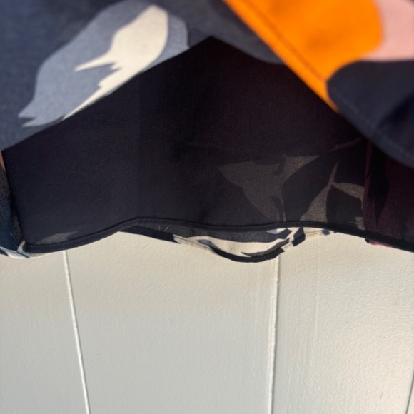 Gorgeous H&M fully lined pleated front floral dress size M - Picture 9 of 11